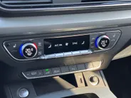 Audi Q5 Sportback 50 TFSIe 220kW/299PK S Line · Panoramadak · Camera · Apple/Android Car Play · Stoelverwarming · Drive select · Leder/stof