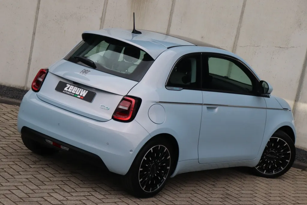 Fiat 500e La Prima by Bocelli 42 kWh | JBL | Winter | Pano | 17′