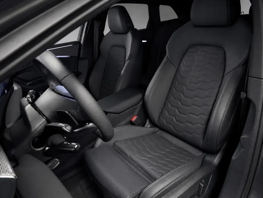Audi A6 e-tron S edition 83 kWh 286 PK · Optiek zwart · Trekhaak elek. wegklapbaar · Lederen bekleding · 21'' LM velgen · Winterpakket