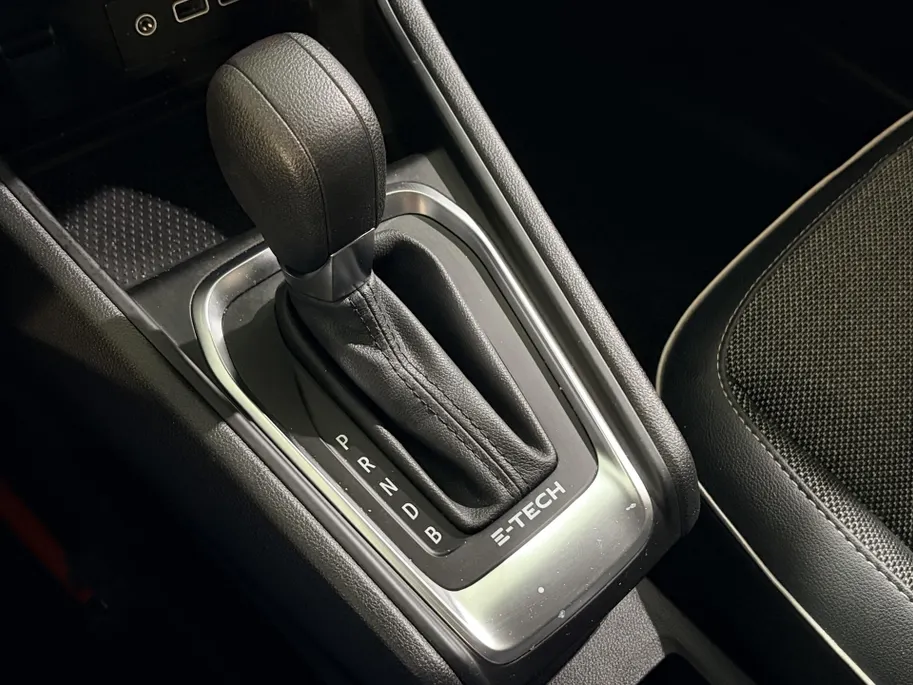 Renault Captur 145PK E-Tech Full Hybrid Techno Automaat | 1e eigenaar | Navi | Camera | Parkeersensoren | Climate Control | Apple CarPlay/Android Auto | Cruise Control | Lichtmetalen Velgen | Licht & Regen Sensor |