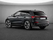 Audi Q4 Q4 S edition performance 82 kWh 286 PK · Glazen panoramadak · Trekhaak elek. wegklapbaar · Optiekpakket zwart