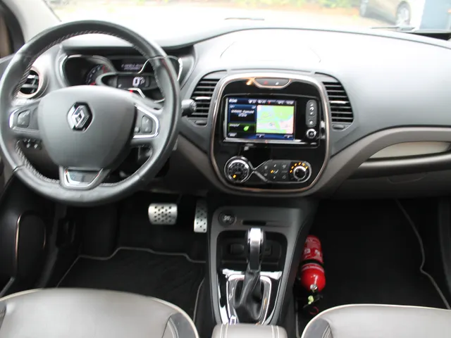 Renault Captur 1.2 TCe 120 PK Barista | Automaat | Stoelverwarming voor  | lederen bekleding | Camera achter |