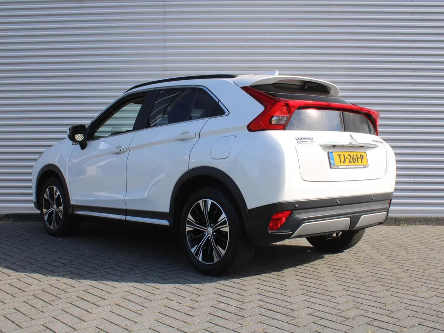 Mitsubishi Eclipse Cross 1.5 DI-T First Edition | Trekhaak | 18' LM | HUD | 360 Camera | Dodehoek detectie | Navi | Stoelverwarming | Dealeronderhouden | 1e eigenaar |