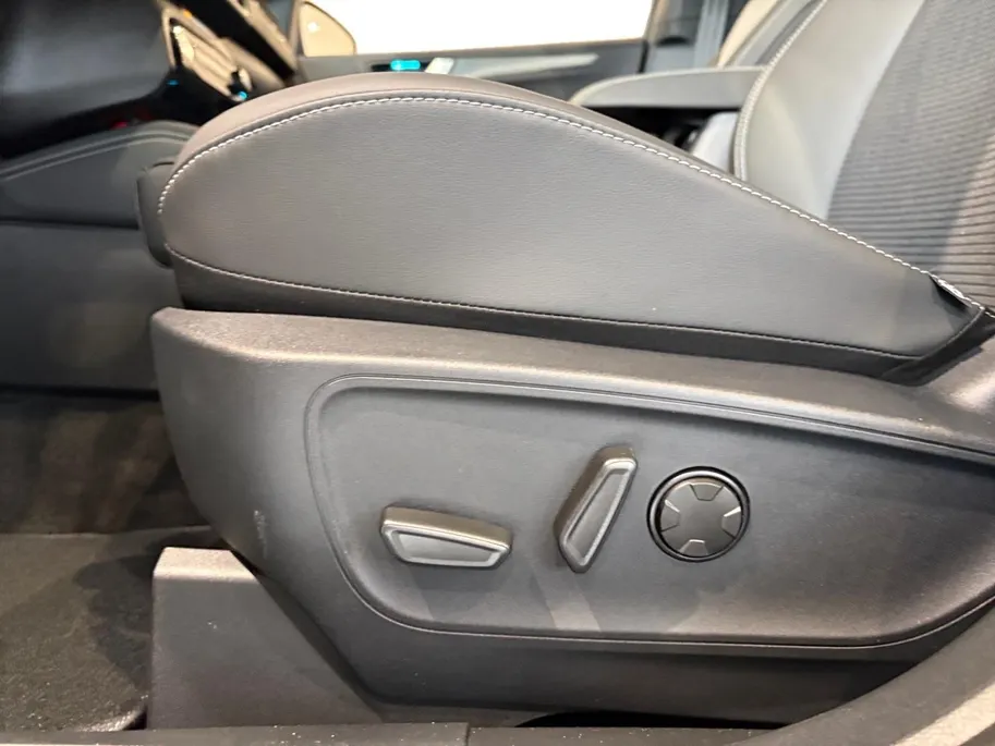 Ford Kuga 2.5 PHEV Sound Edition | Direct Leverbaar | Voorraad | Actiekorting €4000,- | Snel Rijden | B&O Audio | Schuif/Kantel Dak | Trekhaak |