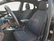 Ford Puma ST-Line | Stoel- stuur en voorruitverwarming | Trekhaak | Kantel / schuifdak | Adaptieve led koplampen | All weather banden