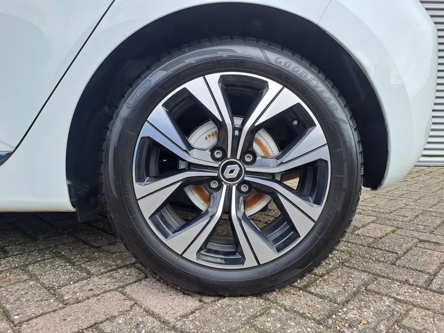 Renault Clio 1.6 E-Tech Full Hybrid 145 evolution AUTOMAAT | Navigatie | Sensoren | Airco | Cruise | Rijstrooksensor met correctie | DAB | Apple Carplay/Android Auto