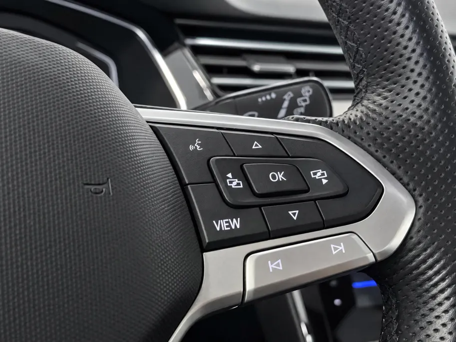 Volkswagen Passat Variant 1.4 TSI 218pk PHEV GTE Business · Apple/Android Car Play · Camera · Wegklapbare Trekhaak · Stoelverwarming · Elek. Achterklep · 18'' Inch ·