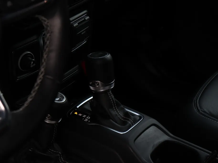 Jeep Wrangler Unlimited 4xe 380 PK Sahara | Leder | Camera | Navi | Carplay | 20'