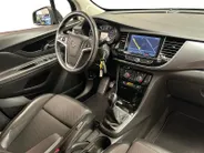 Opel Mokka X 1.4 Turbo 120 Jaar Edition | All-Seasonbanden | Apple Carplay / Android Auto | Parkeersensoren Voor + Achter | Camera Achter | Lichtsensor | Cruise Control | 17' Lichtmetalen Velgen