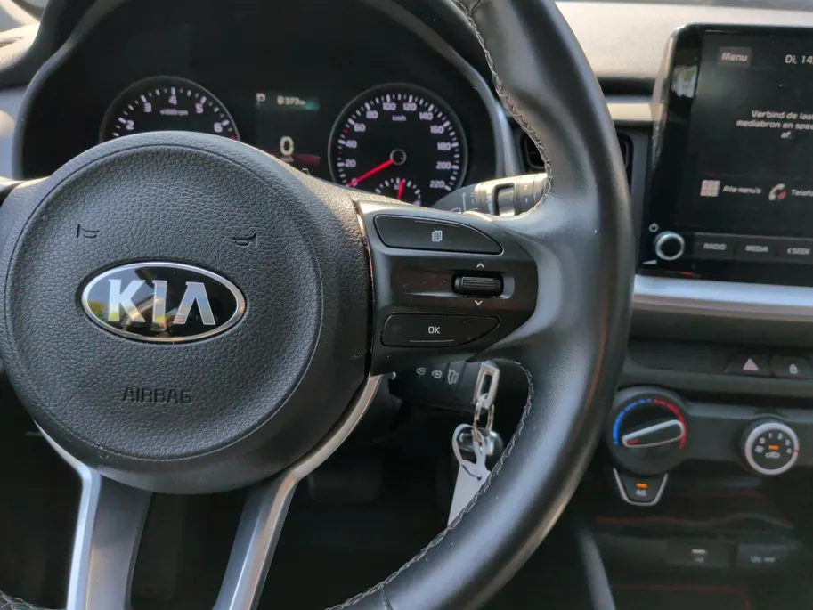 Kia Stonic 1.0 T-GDI MHEV | Automaat | Carplay | Stoel/Stuur verwarming |NU Rijklaarprijs! Incl.12 Maanden, APK, Onderhoudsbeurt etc! Premiumpakket gratis!