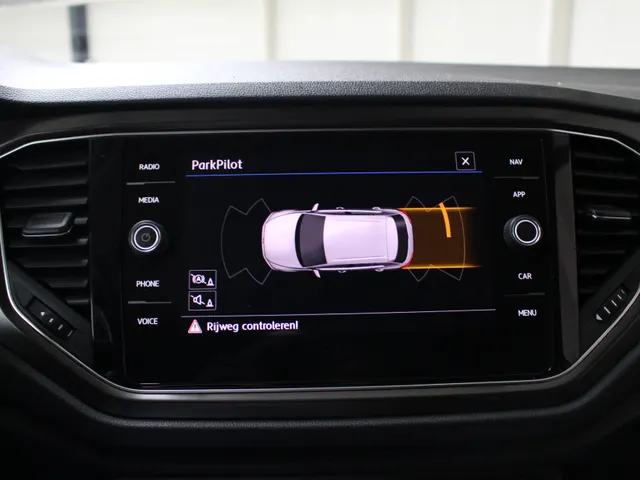 Volkswagen T-Roc 1.5 TSI Style Navigatie | Inklapbare spiegels | Climate Control | Privacy Glass