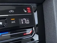 Volkswagen Passat Variant 1.4 TSI eHybrid 218pk GTE Business · SOH 91,3% · Panoramadak · Navigatie · Camera + Parkeersensoren · Apple/Android Car Play