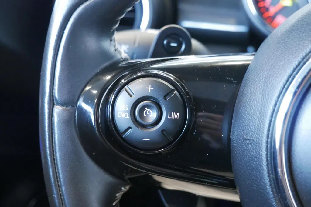 MINI 3-Deurs 2.0 Cooper S Knightsbridge Edition *Automaat*Navigatie*Parkeersensoren*Climate Control*Schuif/Kanteldak*Stoelverwarming*Harman Kardon Audio*Lederen interieur*Vol opties!