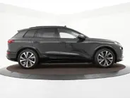 Audi Q6 e-tron SQ6 quattro 100 kWh 490pk · SOH 98% · Panoramadak · 360 Camera · Inklapbare Trekhaak · Warmtepomp · Elek. Stoelen + Geheugen · Garantie t/m 06-10-2030 of 100.000km