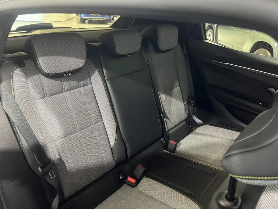 Renault Megane E-Tech 220PK EV60 Optimum Charge Techno Automaat | 360 Camera | Harman Kardon Audio | Binnenspiegel met Camera | Adaptive Cruise Control | Apple CarPlay/Android Auto | Navi | Climate Control |