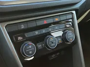 Volkswagen T-Roc 1.0 TSI 115pk Style · Trekhaak · Apple/Android Car Play · Navigatie · Camera + Parkeersensoren