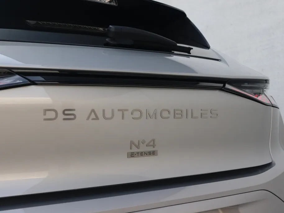 DS N°4 Automobiles E-Tense 157 KW Pallas