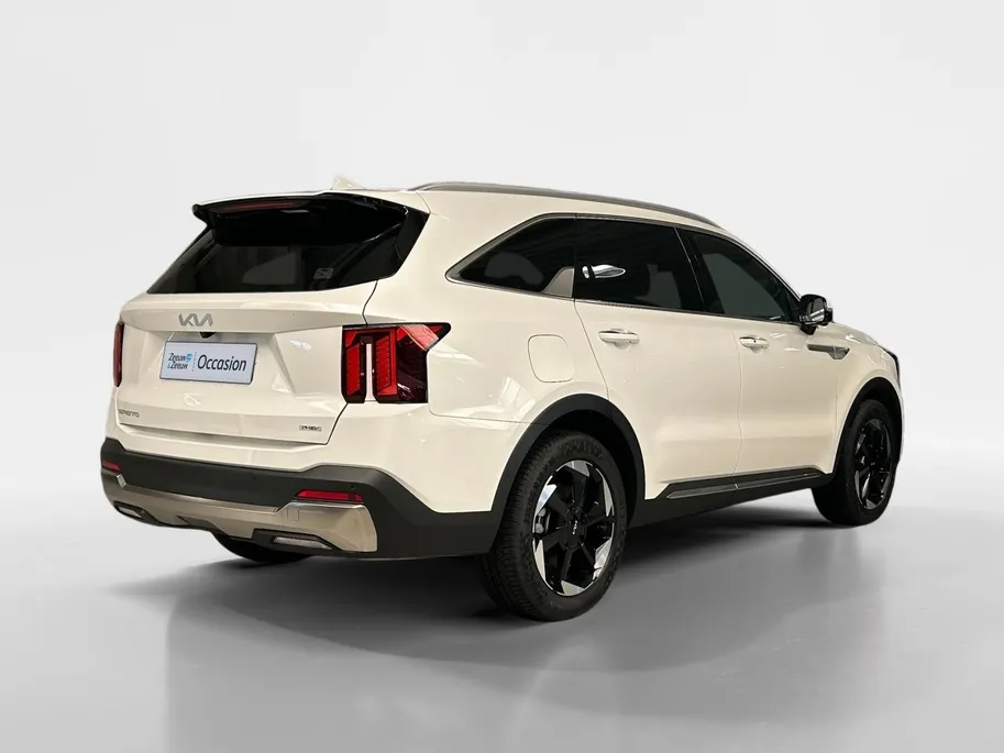 Kia Sorento 1.6 T-GDi Plug-in Hybrid 4WD DynamicPlusLine 7p | Apple Carplay / Android Auto | Navigatiesysteem | Licht + Regensensor | Stoel + Stuurverwarming | Elektrisch Verstelbare Bestuurdersstoel | Elektrisch Bedienbaar Schuif / Kanteldak | Elektrisch bedienbare 