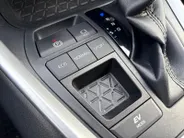 Toyota RAV4 2.5 Hybrid Active Trekhaak afneembaar , climate , navi , cruise , camera , lm velgen .