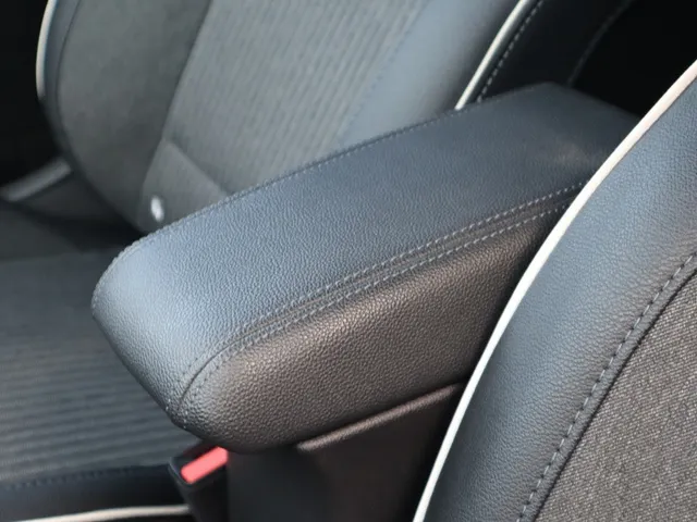Mitsubishi Colt 1.6 HEV Intense+ Adaptive Cruise | Keyless | All Seasons