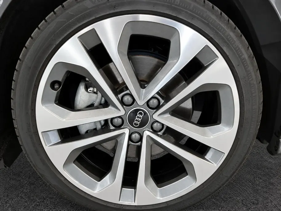 Audi A3 Sportback 40 TFSIe 150kW/204PK S Line · Panoramadak · Apple/Android Car Play · Stoelverwarming