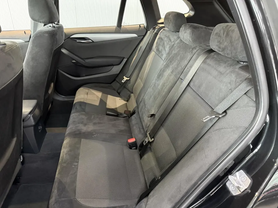 BMW X1 sDrive 20i 184PK Automaat Limited Series met M-Pakket en Panoramadak