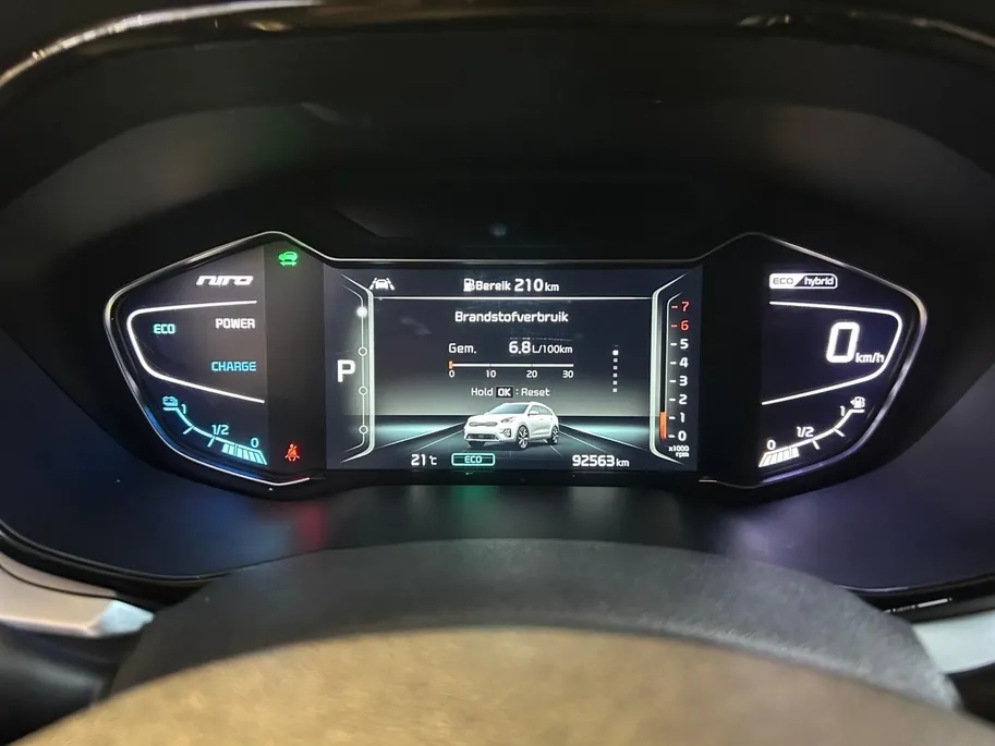Kia Niro 1.6 GDi Hybrid DynamicLine | Apple Carplay / Android Auto | Navigatiesysteem | Licht + Regensensor | Parkeersensoren + Camera Achter | Climate Control | Cruise Control Adaptief | Rijstrooksensor + Correctie