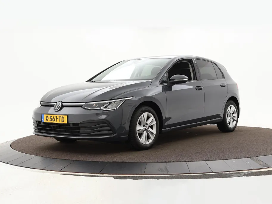 Volkswagen Golf 1.0 eTSI 110pk DSG Life Business · Camera · Apple/Android Car Play · ACC · Sfeerverlichting · Navigatie · Verkeersbord Detectie · Garantie t/m 06-02-2028 of 100.000km