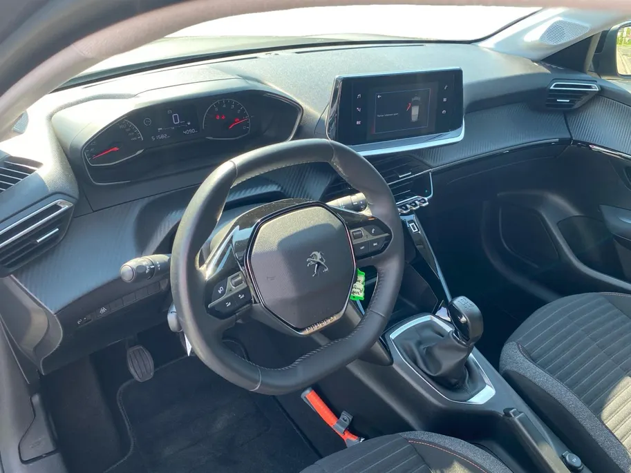 Peugeot 208 1.2 PureTech Active NL auto | navigatie | Apple CarPlay / Android-Auto | cruise control | etc.