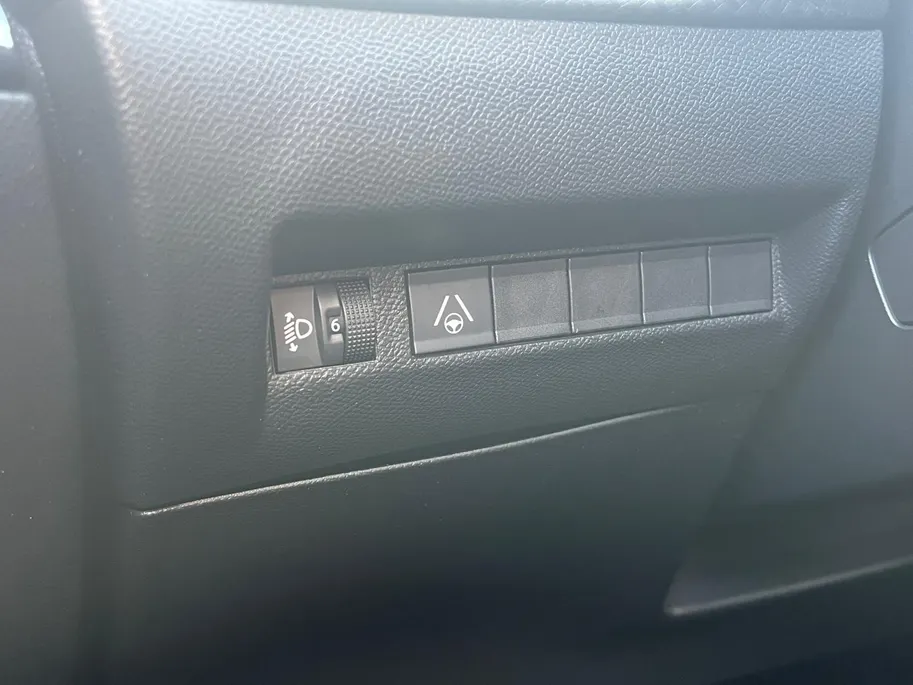 Peugeot 2008 1.2 m-Hybrid autom. 145pk Allure | Automaat | Voor en achter Camera | Apple Carplay/Android Auto | DAB | Cruise Control | Climate Control | Hoge Instap