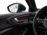 Audi A5 Avant 2.0 367pk S-tronic e-hybrid quattro S edition · 360 Camera · Wegklapbare Trekhaak · Bang & Olufsen Audio · Bijrijder Display · Zwart Optiek · 19'' Inch · Garantie t/m 26-07-2030 of 100.000