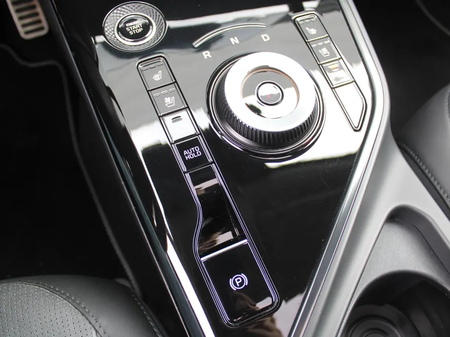 Kia Niro 1.6 GDi Hybrid ExecutiveLine | Stuur-/stoelverwarming + ventilatie | Leer | Schuifdak | 18' LM | Camera | Cruise adapt. | HUD | Zeer mooie auto |