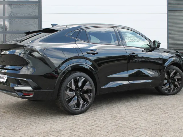 Renault Rafale 1.2 E-Tech full hybrid 200 esprit Alpine | All season | Pack Light & Sound | Nu met € 5000,- voordeel (al verwerkt in de prijs)