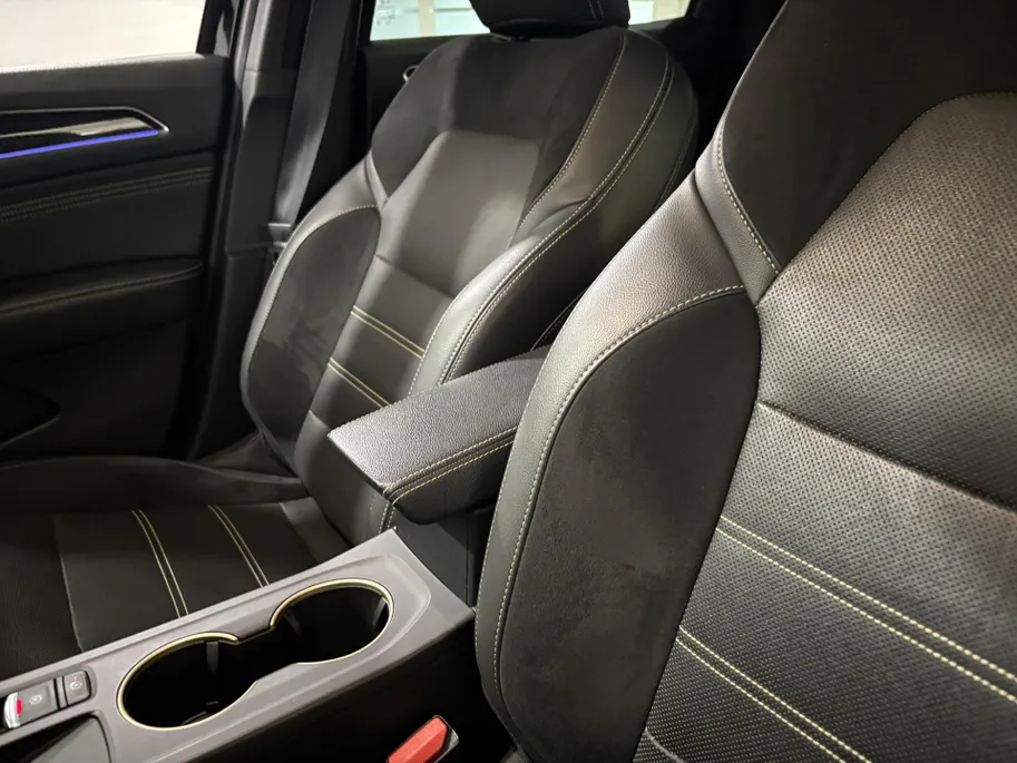 Renault Arkana 145PK E-Tech Hybrid E-Tech Engineered Automaat | 9,3' Navi | Digital Cockpit | Apple CarPlay/Android Auto | Climate Control | Adaptive Cruise Control | Full LED | Leder | Stoelverwarming |