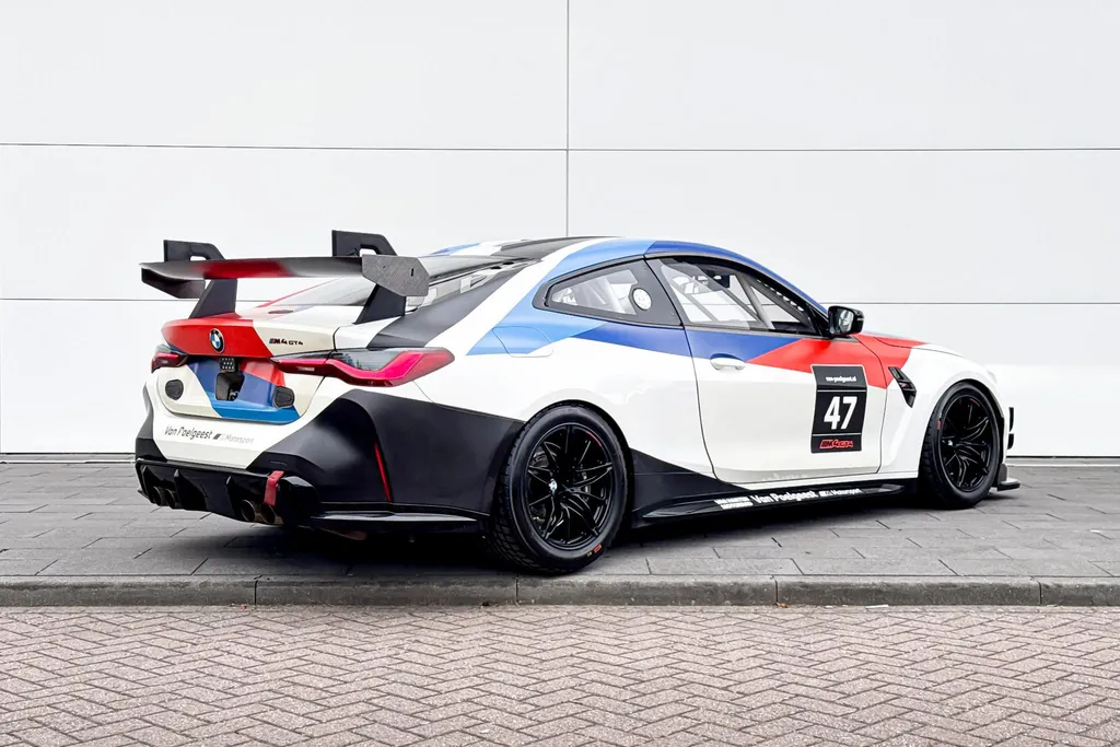 BMW M4 GT4 405kW
