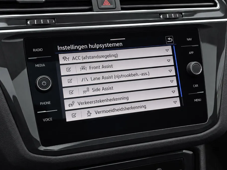 Volkswagen Tiguan 1.4 TSI eHybrid 245pk DSG Elegance · Panoramadak · Camera · Parkeerassistent · Matrix LED · Keyless · Elek. Achterklep ·
