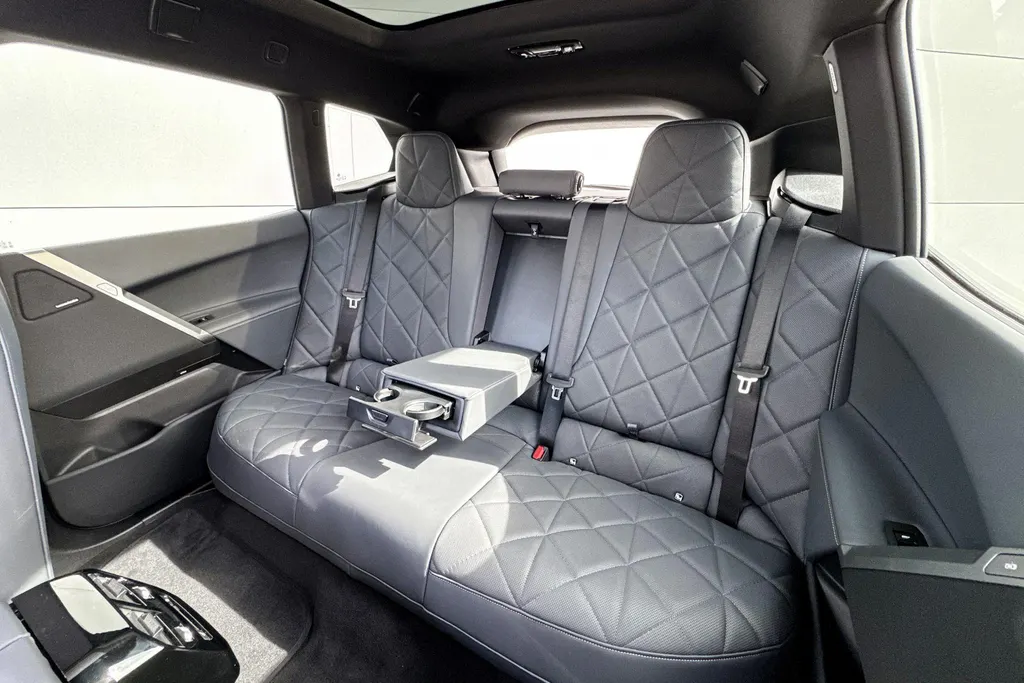 BMW iX xDrive60 112 kWh