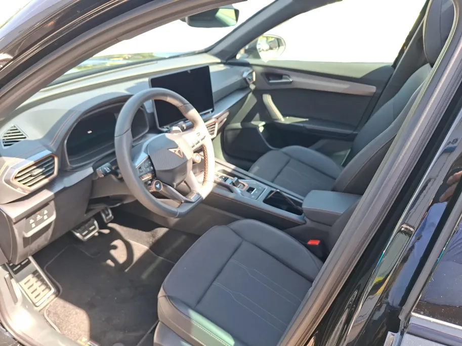CUPRA Formentor 1.5 TSI e-Hybrid business | 19 inch | Stuurverwarming | Open dak | Trekhaak