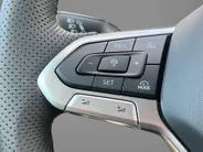 Volkswagen Golf 1.5eTSI/150PK R-Line Black Style · Panoramadak · Harman/Kardon sound · Apple/Android Car Play · Camera · Garantie t/m 14-09-2030 of 100000km.