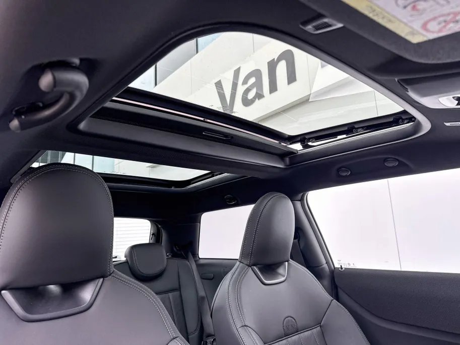MINI Cooper 3-deurs 1.5 Cooper C Favoured M