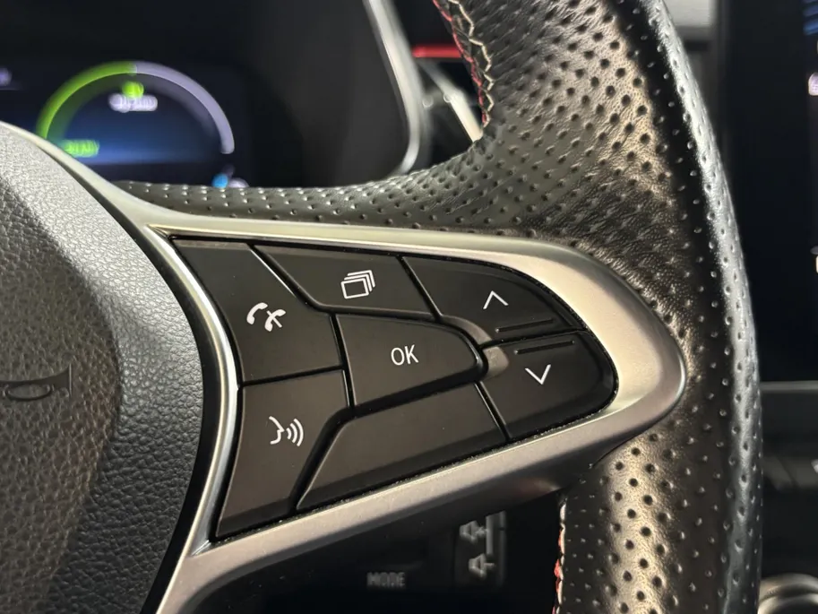 Renault Arkana 145PK E-Tech Hybrid R.S. Line Automaat | 9,3' Navi | Camera | Climate Control | Adaptive Cruise Control | Stoel + Stuurwiel verwarming | Apple CarPlay/Android Auto | Parkeersensoren | Lichtmetalen Velgen |