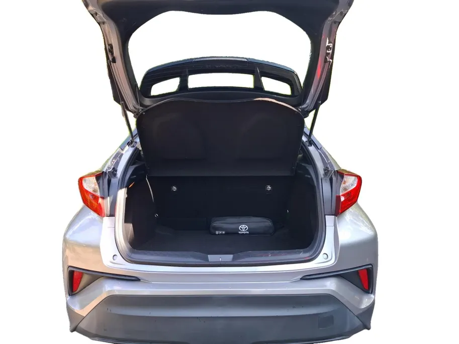 Toyota C-HR 1.8 Hybrid Dynamic Airco automatisch| Autonomous Emergency Braking | Cruise control adaptief | Lichtmetalen velgen 18' | Navigatiesysteem full map | Voorstoelen verwarmd