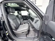 Land Rover Defender 110 2.0 P300e 110 X-Dynamic HSE