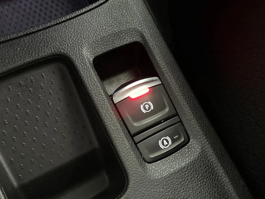 Renault Captur 1.6 E-Tech PHEV 160 Intens | Groot Scherm + Navigatie | Parkeercamera | Cruise Control