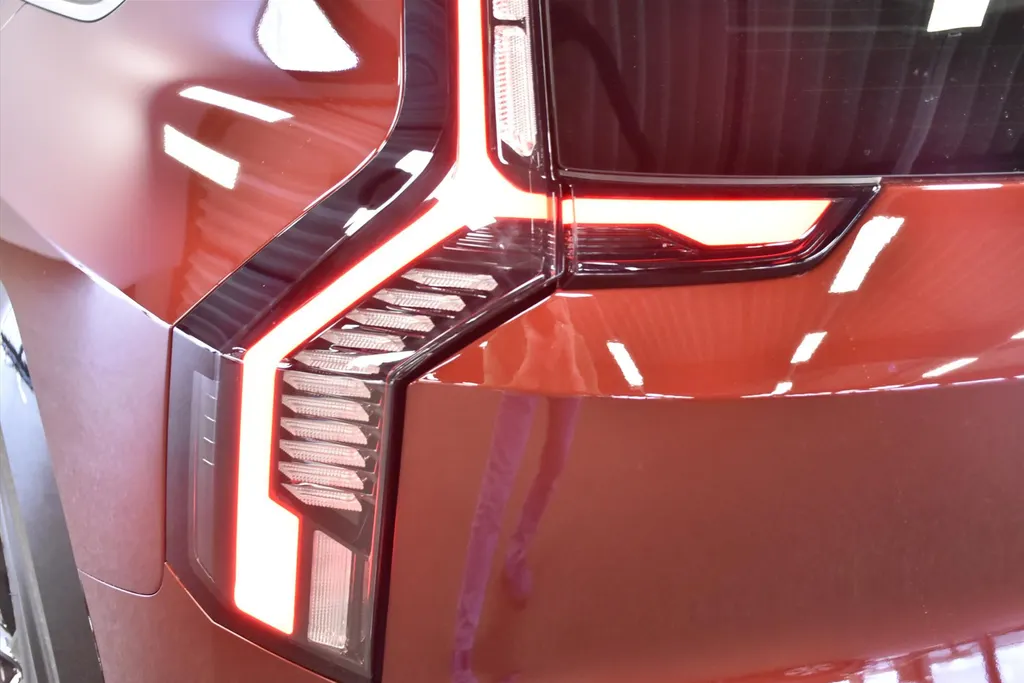 Kia EV9 99,8kWh 204pk RWD Air NIEUW - SNEL LEVERBAAR
