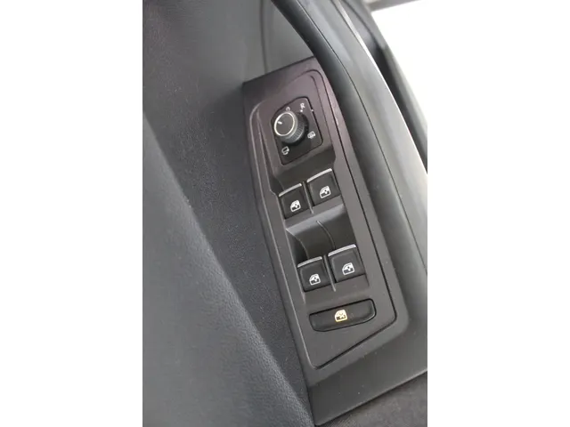 Volkswagen T-Roc 1.5 TSI Sport Navigatie | parkeercamera | Cruise Control | Climate Control |  Eerste Eigenaar