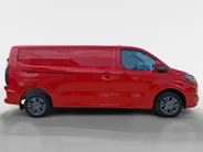 Ford Transit Custom 320 2.0 TDCI L2H1 Limited 136 pk handgeschakeld | BPM vrij! | Dealer onderhouden | Trekhaak | Apple carplay/ Android Auto