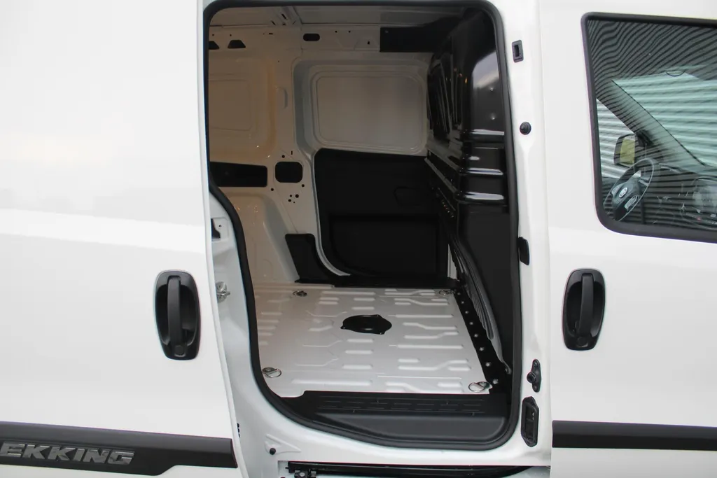 Fiat Doblò Cargo 1.6 MJ L1H1 S Trekking | Nieuw | Airco | Camera | Cruise | Navi | Apple Carplay/Android Auto | 3 zits |