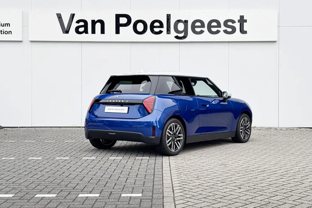 MINI Cooper 3-deurs Electric Cooper SE Favoured M 54.2 kWh
