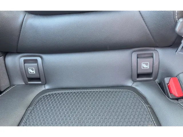 Renault Mégane 1.2 TCe 130 EDC ( automaat ) Bose | Half leder | Climat | Camera | Navigatie | Cruise |